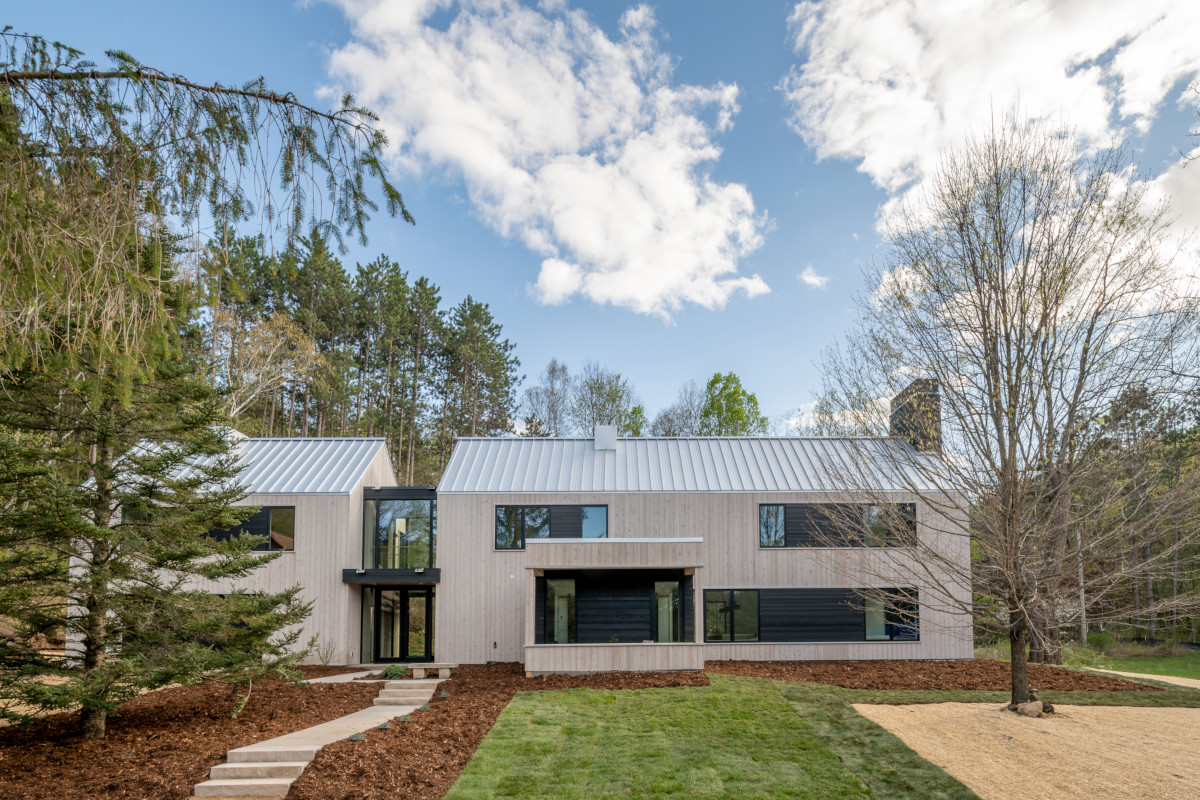 Modern barnhouse build