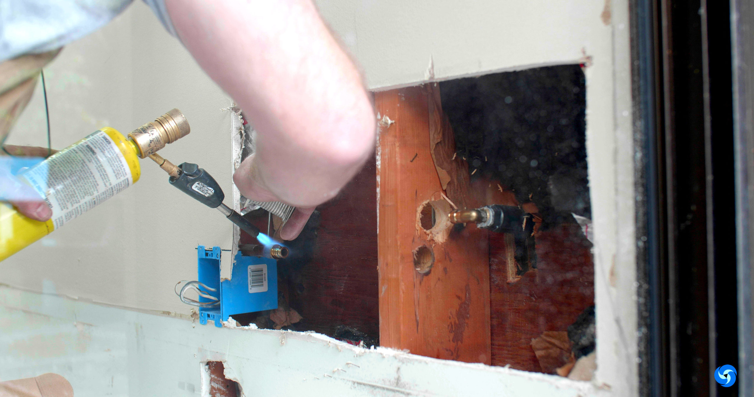 Solder the plumbing to join
