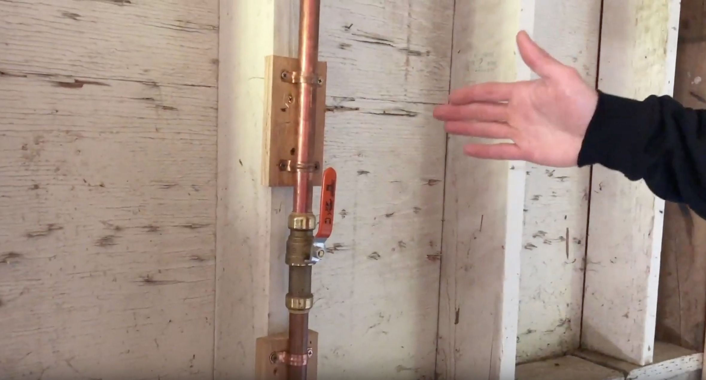 Shutoff valve to house water supply