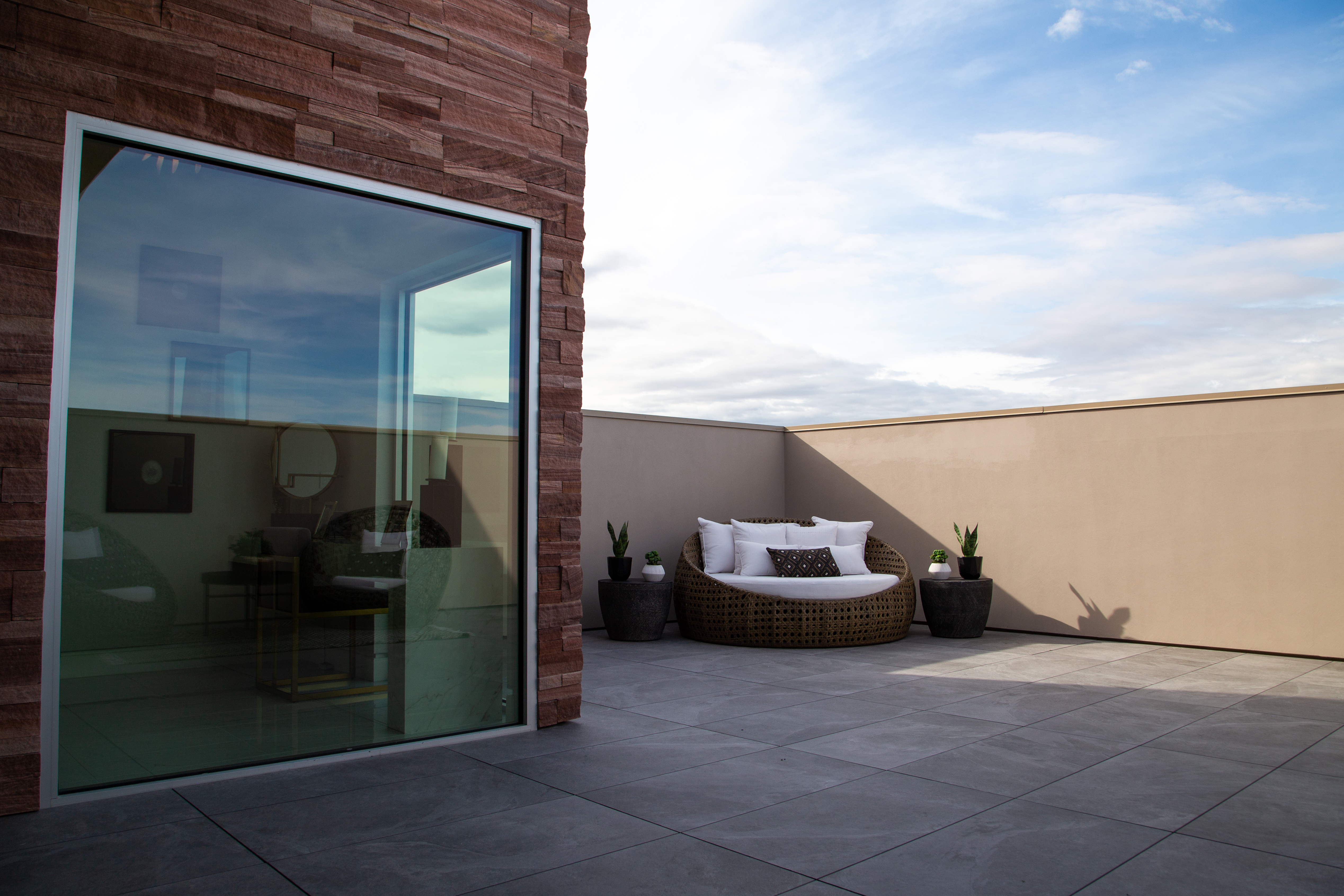 Chowa House Modern Deck